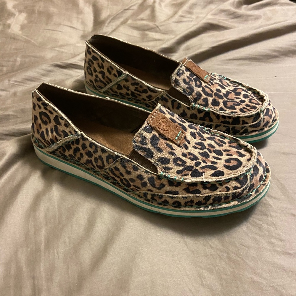 Women’s Ariat Cruisers